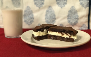 Keto Chow Chocolate Chocolate Chip Vanilla Cream Sandwich Cookies 09