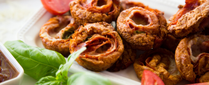 Creamy Tomato Pizza Pinwheels