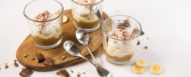 Banoffee pie parfaits white 15